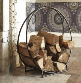 Sirkulær vedholder til peisen | Biopeiser-shop.no Vedholder i sirkel design