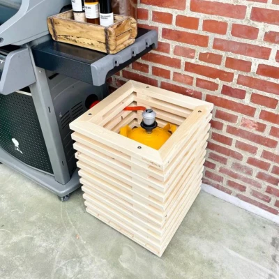 Kabeltromlen Tralle 11 kg Gasflaskeskjuler i ubehandlet træ