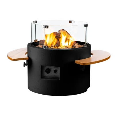 Rundt sort bord utendørs