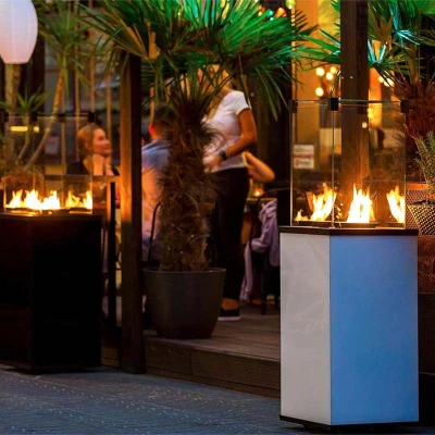 Flott frittstående Deluxe Patio remote utendørs gasspeis i hvit