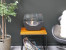 Svart biopeis til bord med krybbedesign